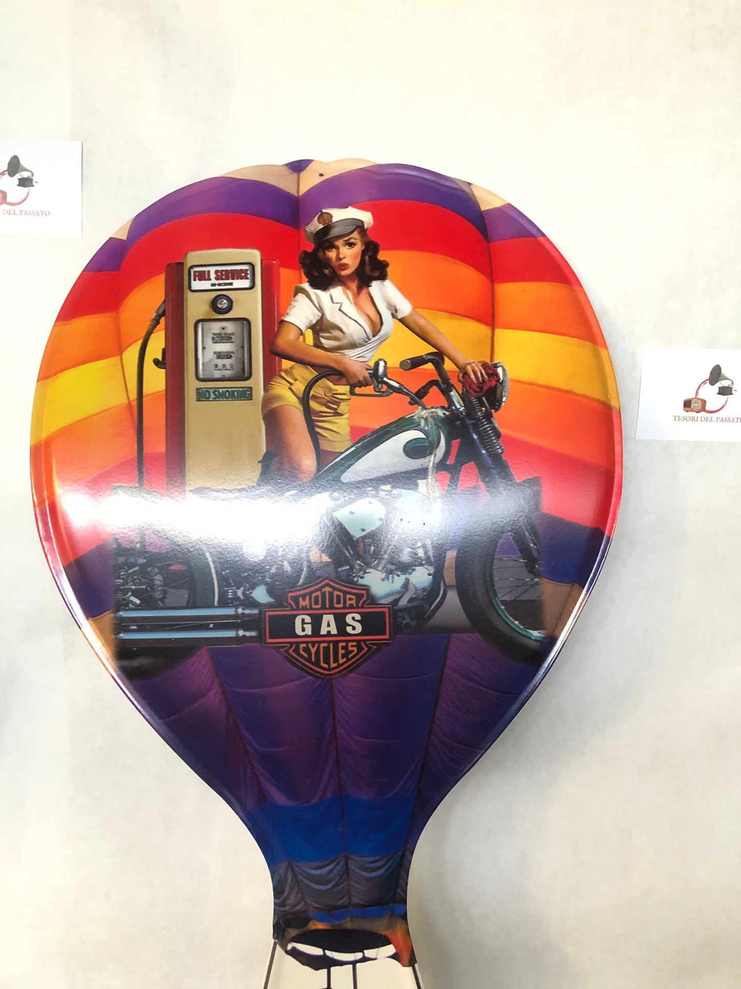 Targa Mongolfiera in Metallo – Pin Up Vintage & Moto – Arredo Bar, Garage e Casa