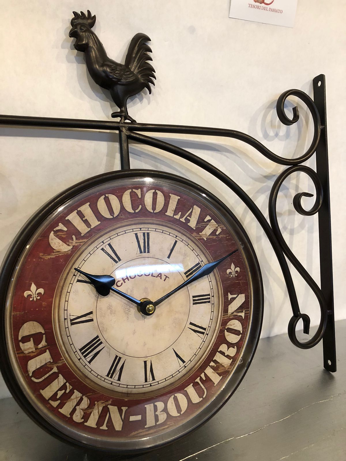 Orologio da Parete Bifacciale Vintage in Ferro – Stile Insegna Francese Chocolat Guérin-Boutron