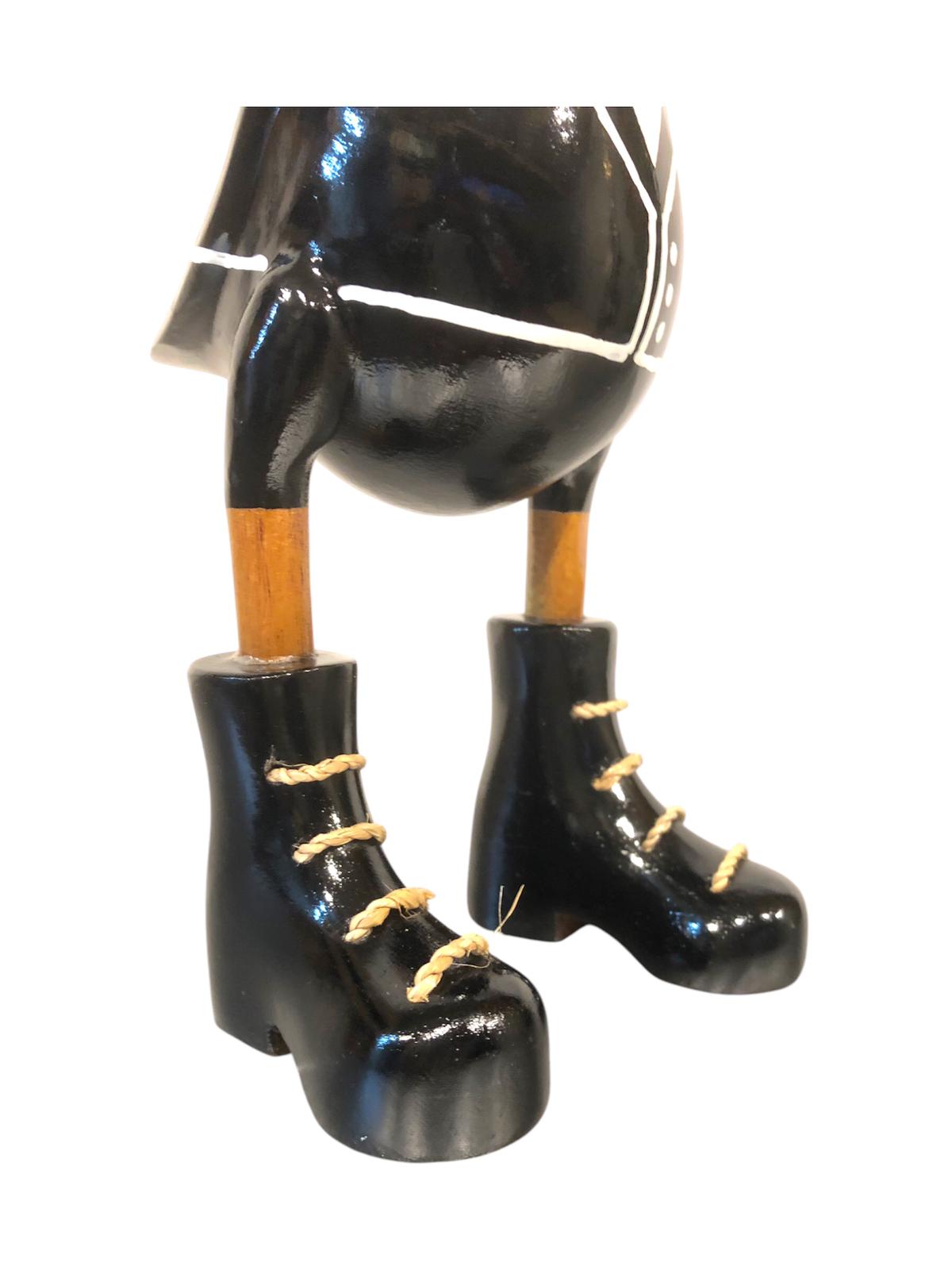 Papera in Legno con Smoking Nero e Cappello – Statuetta Artigianale Elegante da Arredo