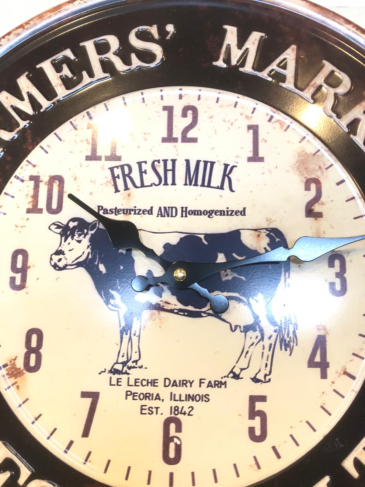 Orologio da Parete Farmer’s Market Fresh Milk – Orologio Rustico Shabby Chic con Mucca per Cucina e Taverna