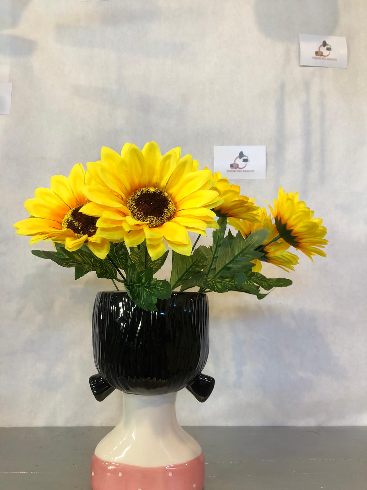 Vaso Volto Donna con Capelli Neri e Base Rosa – Vaso in Ceramica Artistico