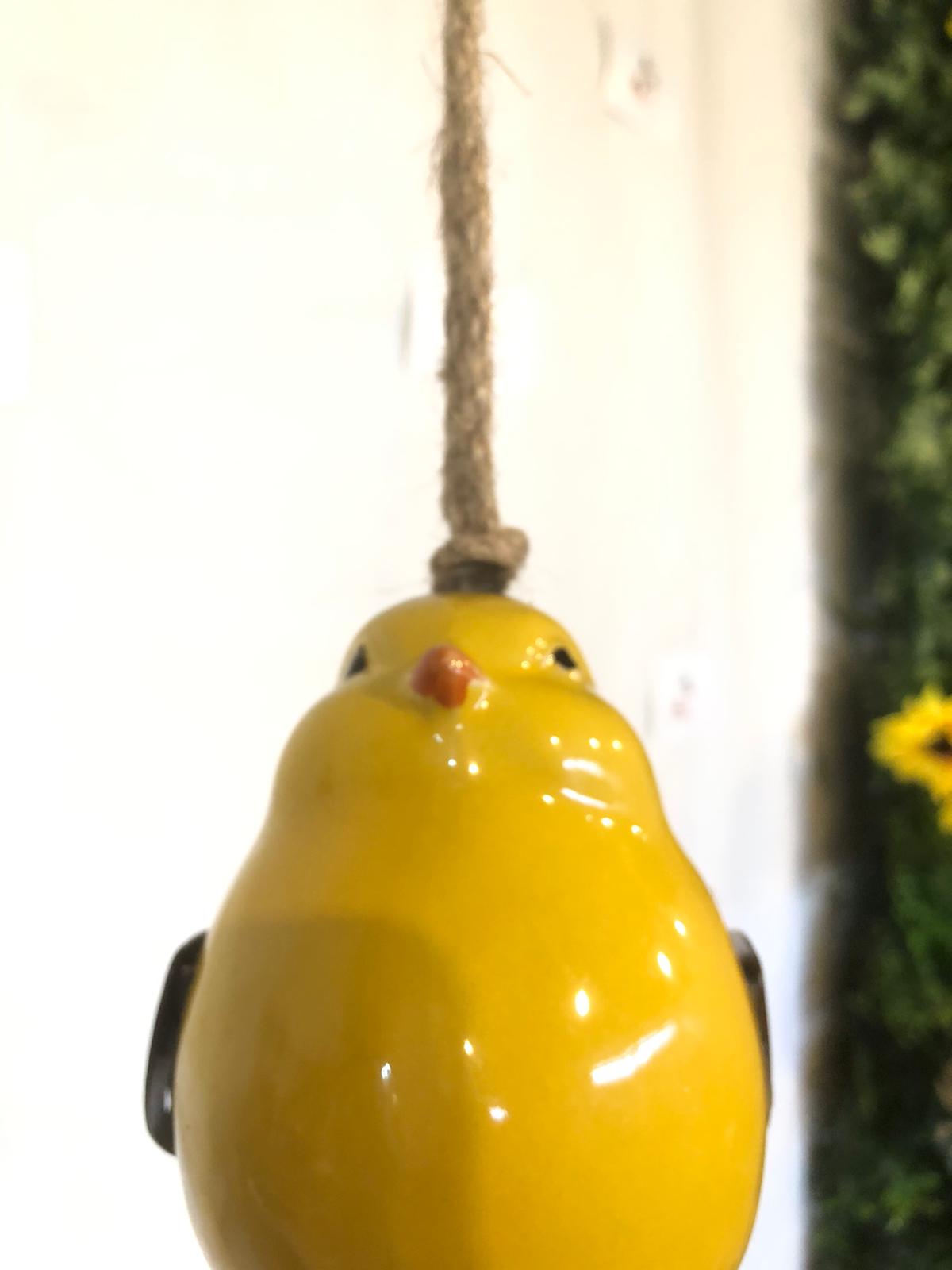 Pendaglio a Vento Uccellino Giallo in Ceramica – Decorazione da Giardino e Balcone