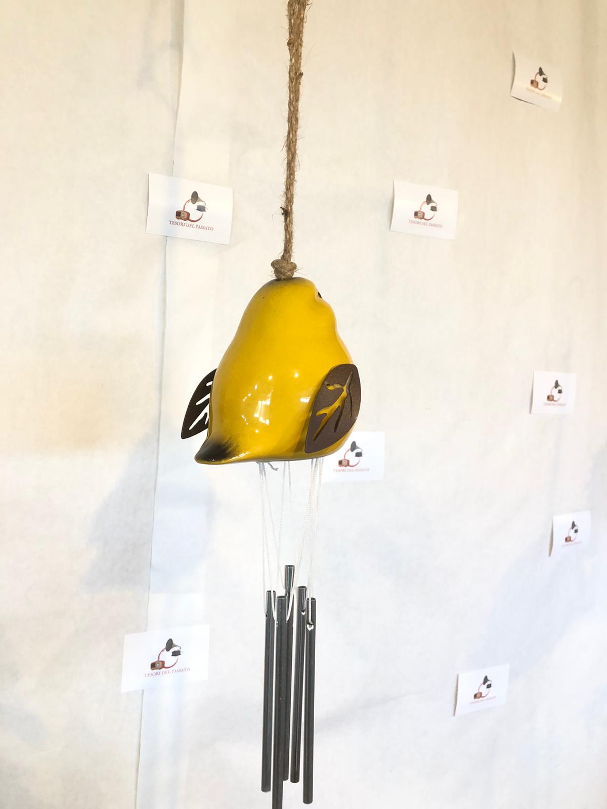 Pendaglio a Vento Uccellino Giallo in Ceramica – Decorazione da Giardino e Balcone