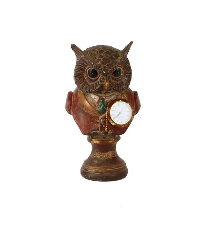 🦉🍂 Il fascino dei gufi d’autunno: tra mistero e tempo passato