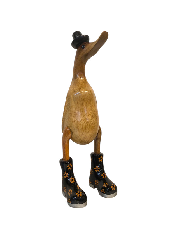 Papera in Legno con Cappello e Stivali Neri – Statuetta Artigianale Decorativa