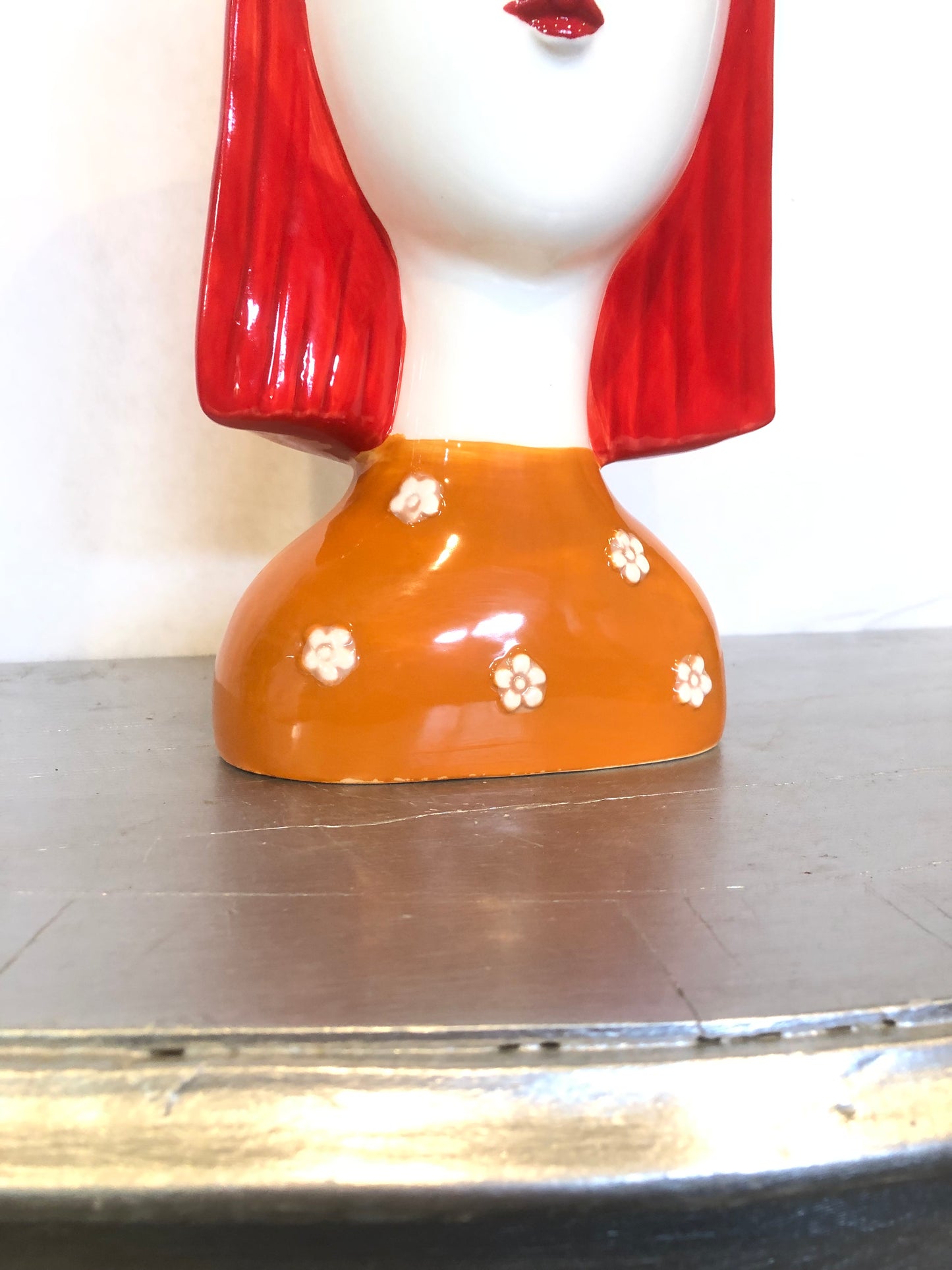 Vaso Volto Donna in Ceramica – Testa Decorativa Capelli Rossi Moderno Design