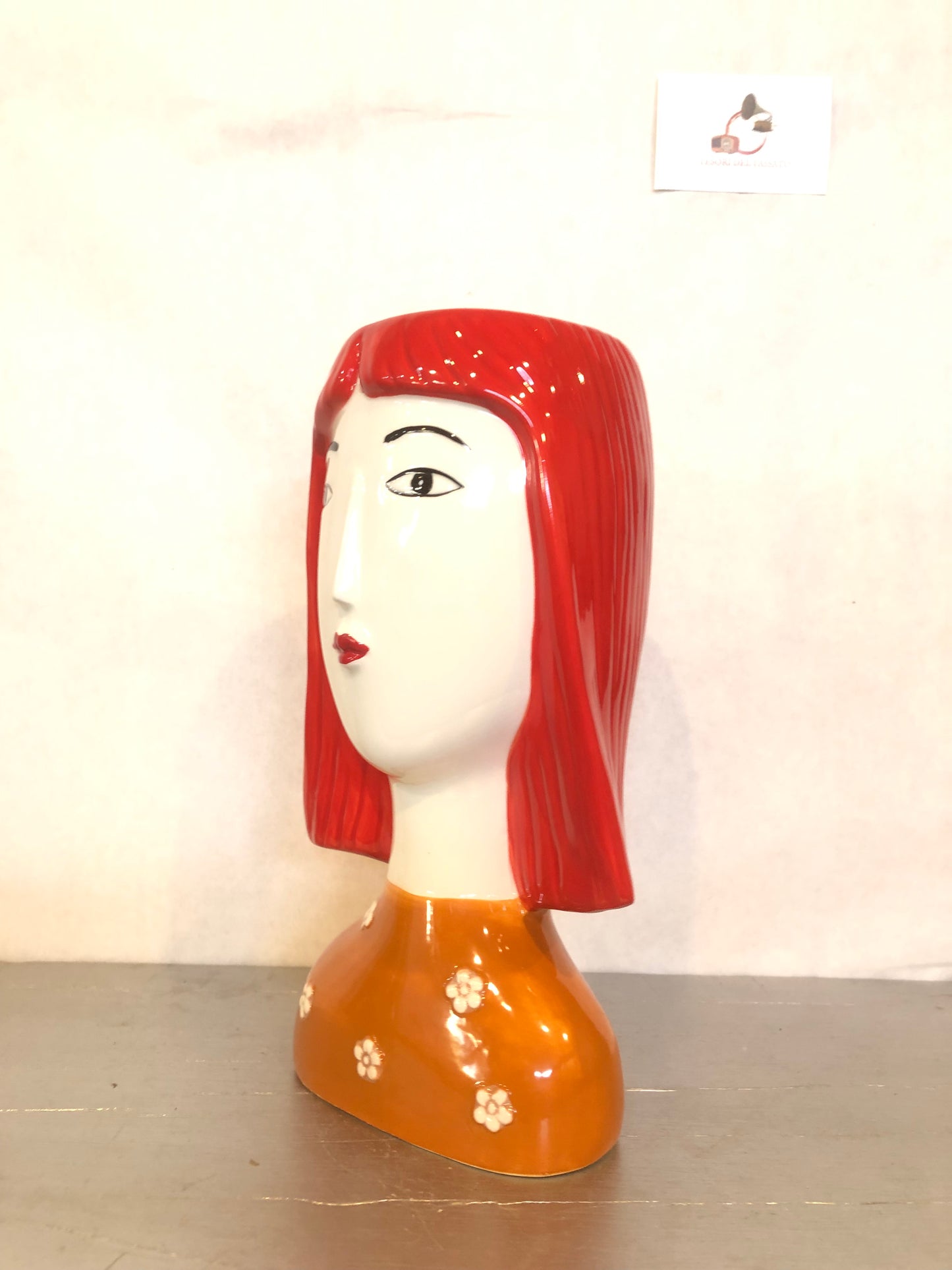 Vaso Volto Donna in Ceramica – Testa Decorativa Capelli Rossi Moderno Design