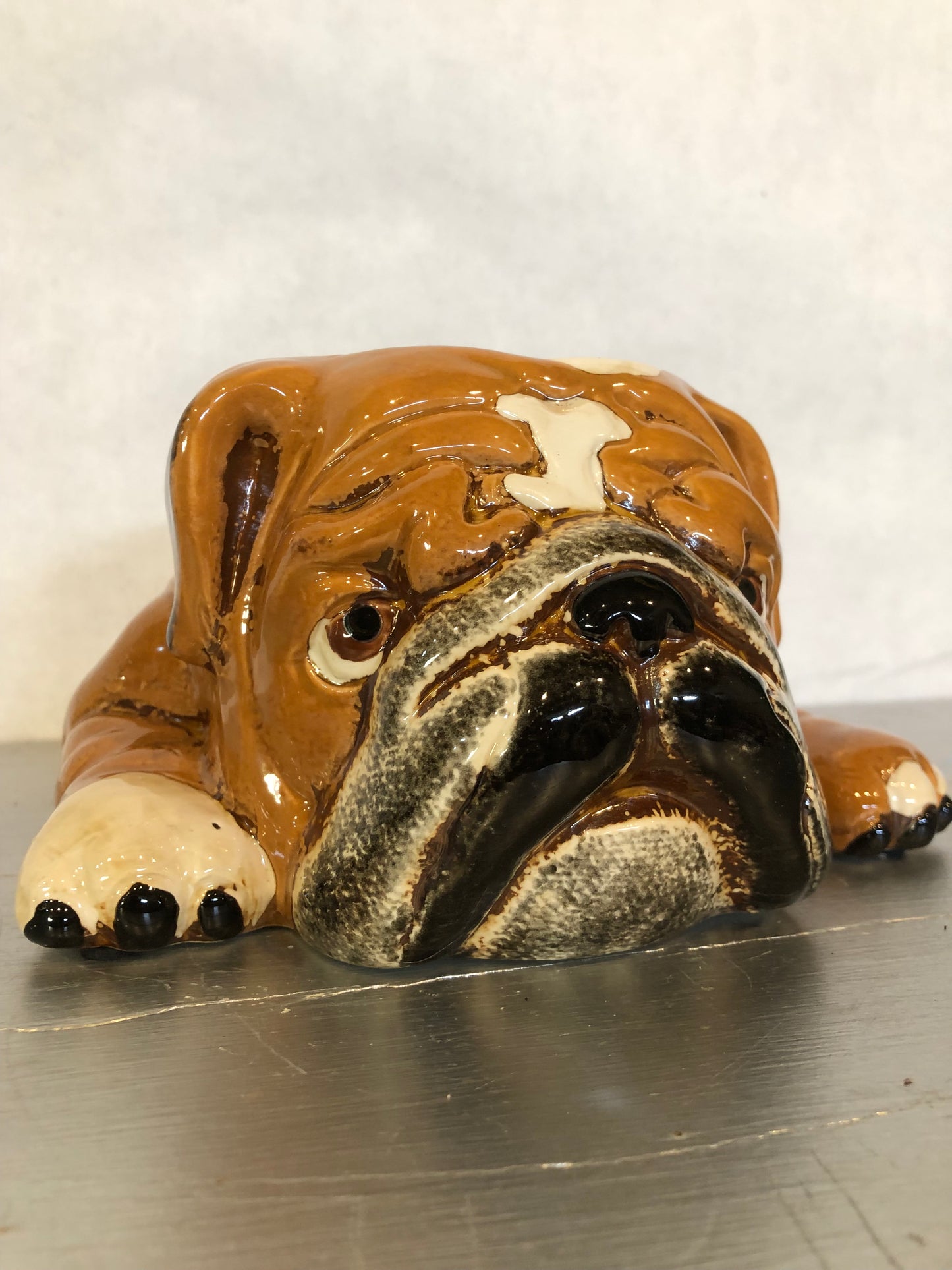 Vaso in Ceramica Bulldog – Porta Piantine Originale per Amanti dei Cani