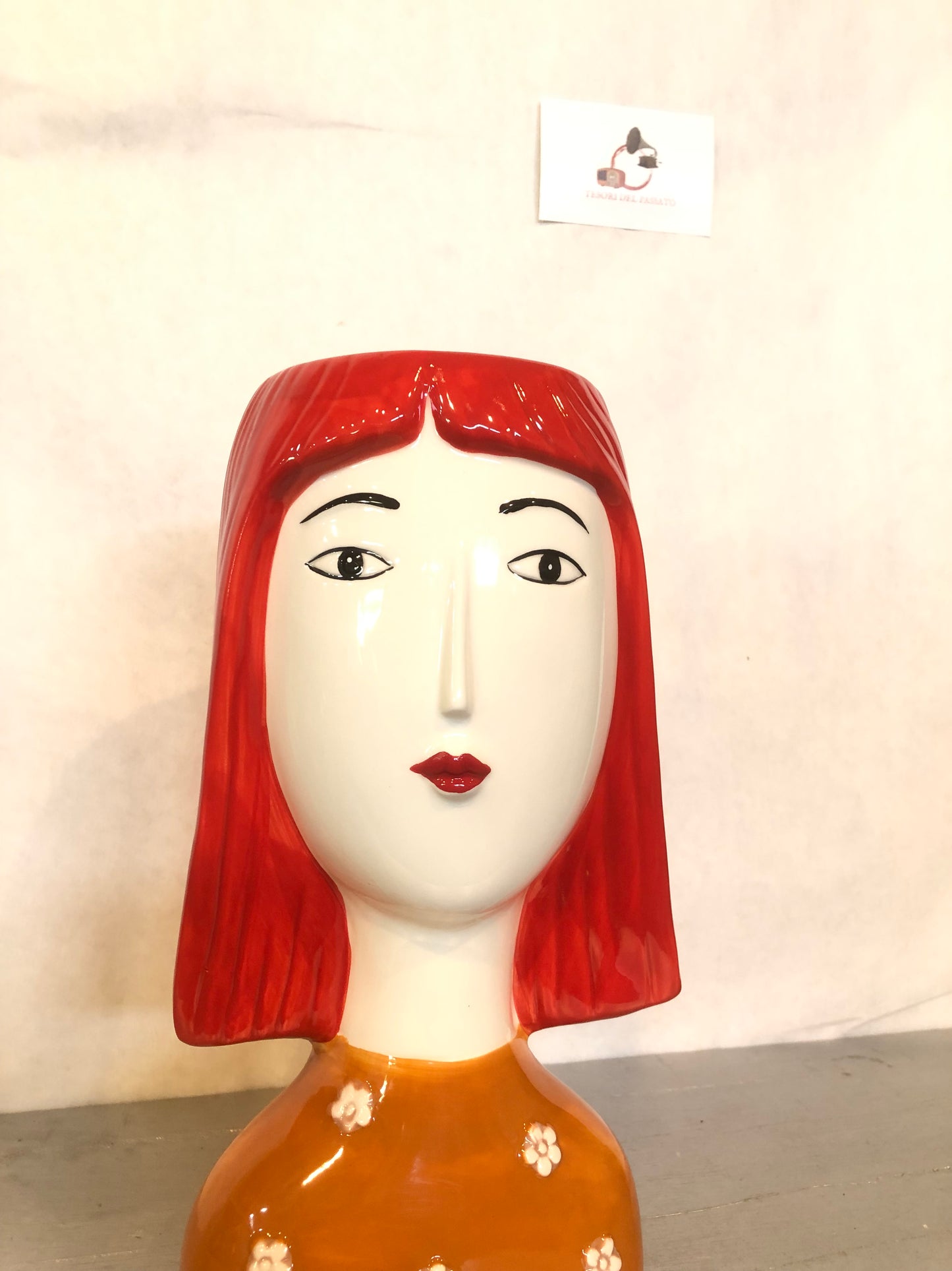 Vaso Volto Donna in Ceramica – Testa Decorativa Capelli Rossi Moderno Design