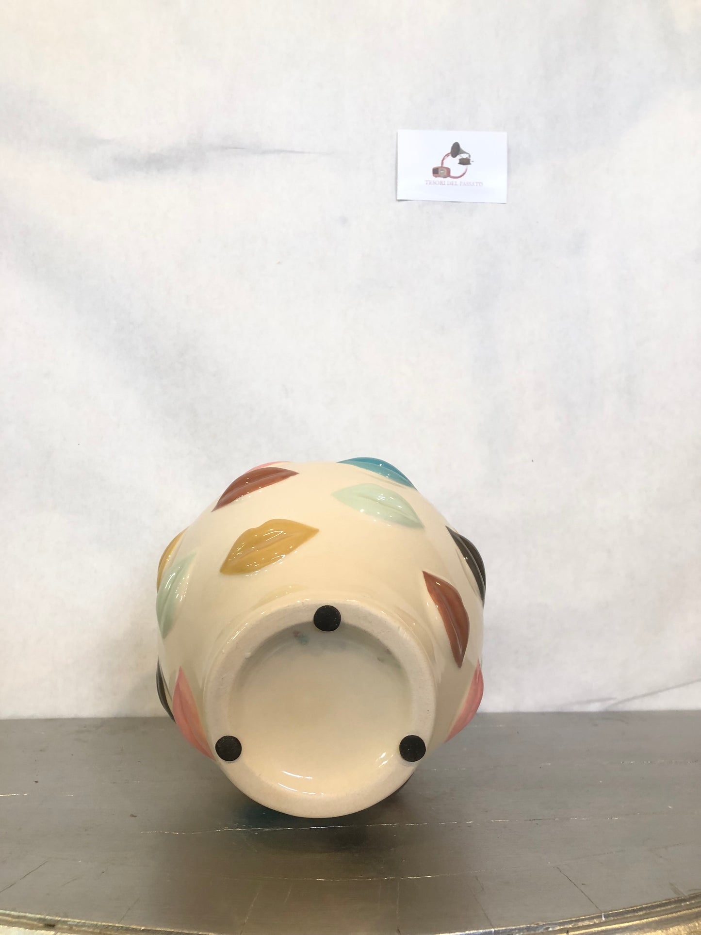 Vaso in Ceramica con Labbra Colorate in Rilievo – Design Pop Art Moderno