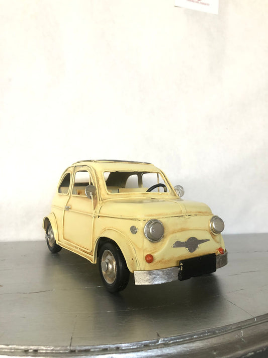 Modellino Fiat 500 gialla in metallo – Auto vintage da collezione e arredo retrò