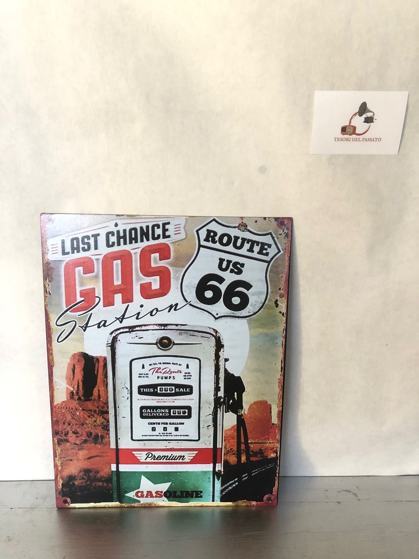 Targa Vintage in Metallo Route 66 Gas Station – Insegna Retrò Americana da Parete