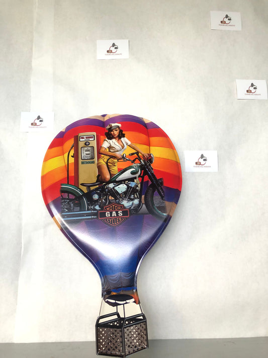 Targa Mongolfiera in Metallo – Pin Up Vintage & Moto – Arredo Bar, Garage e Casa