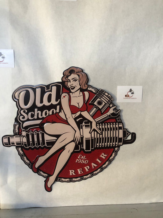 Targa Old School Repair – Insegna Vintage in Metallo con Pin-Up Retrò – Decorazione Garage Officina