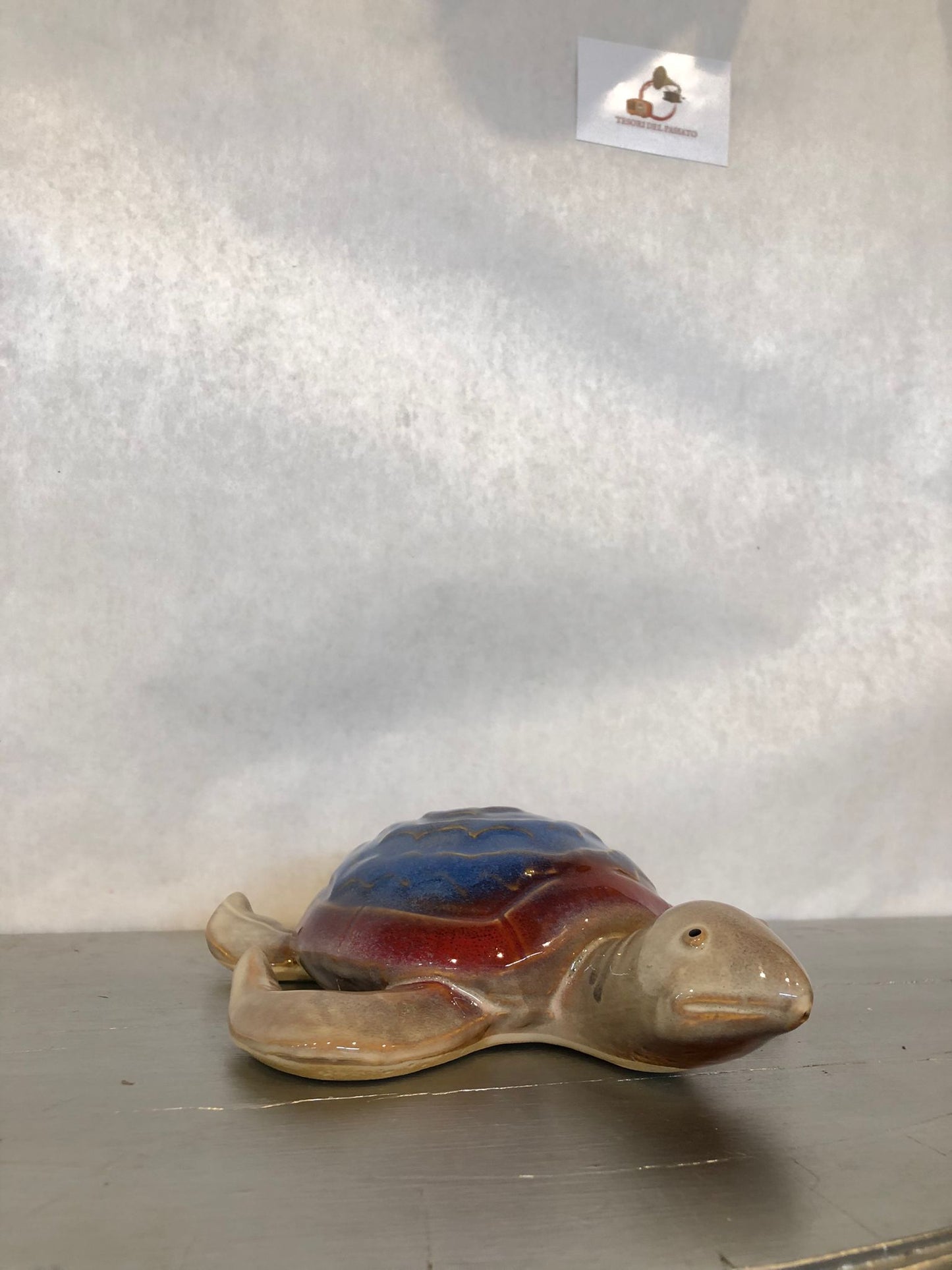 Tartaruga in Ceramica Dipinta a Mano – Soprammobile Decorativo Vintage