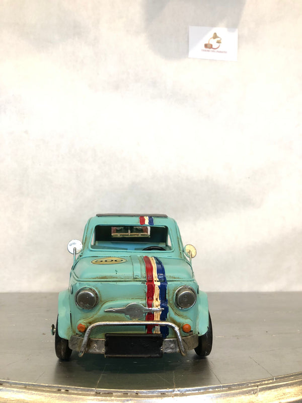 Arredamento retrò per salotto, studio e locali a tema

Modellino da collezione per amanti delle auto d’epoca

Regalo originale per appassionati di Fiat 500 e motori

Oggetto decorativo in stile vintage italian
