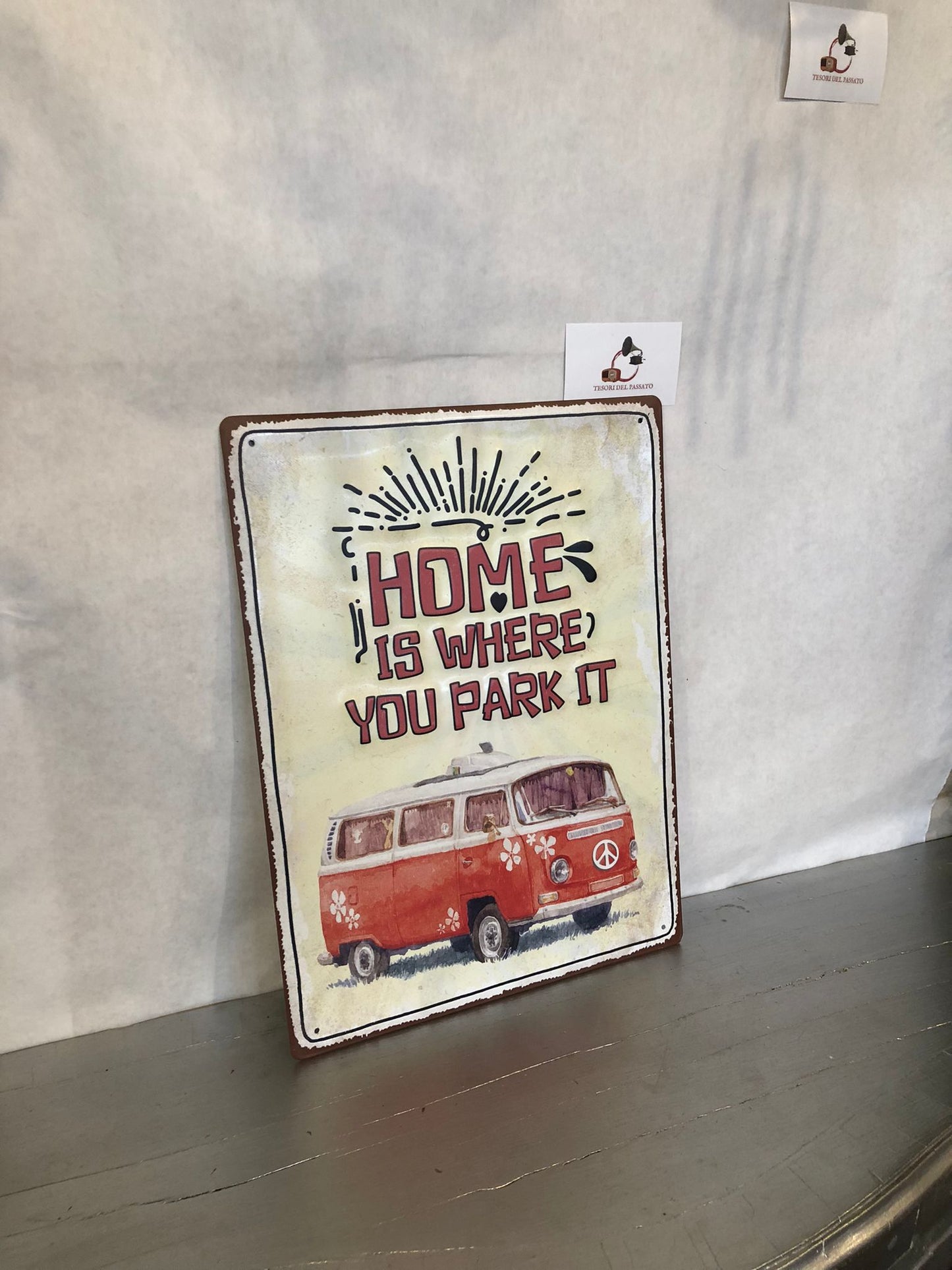 Targa Vintage in Metallo – Home is where you park it – Furgoncino Hippie Volkswagen