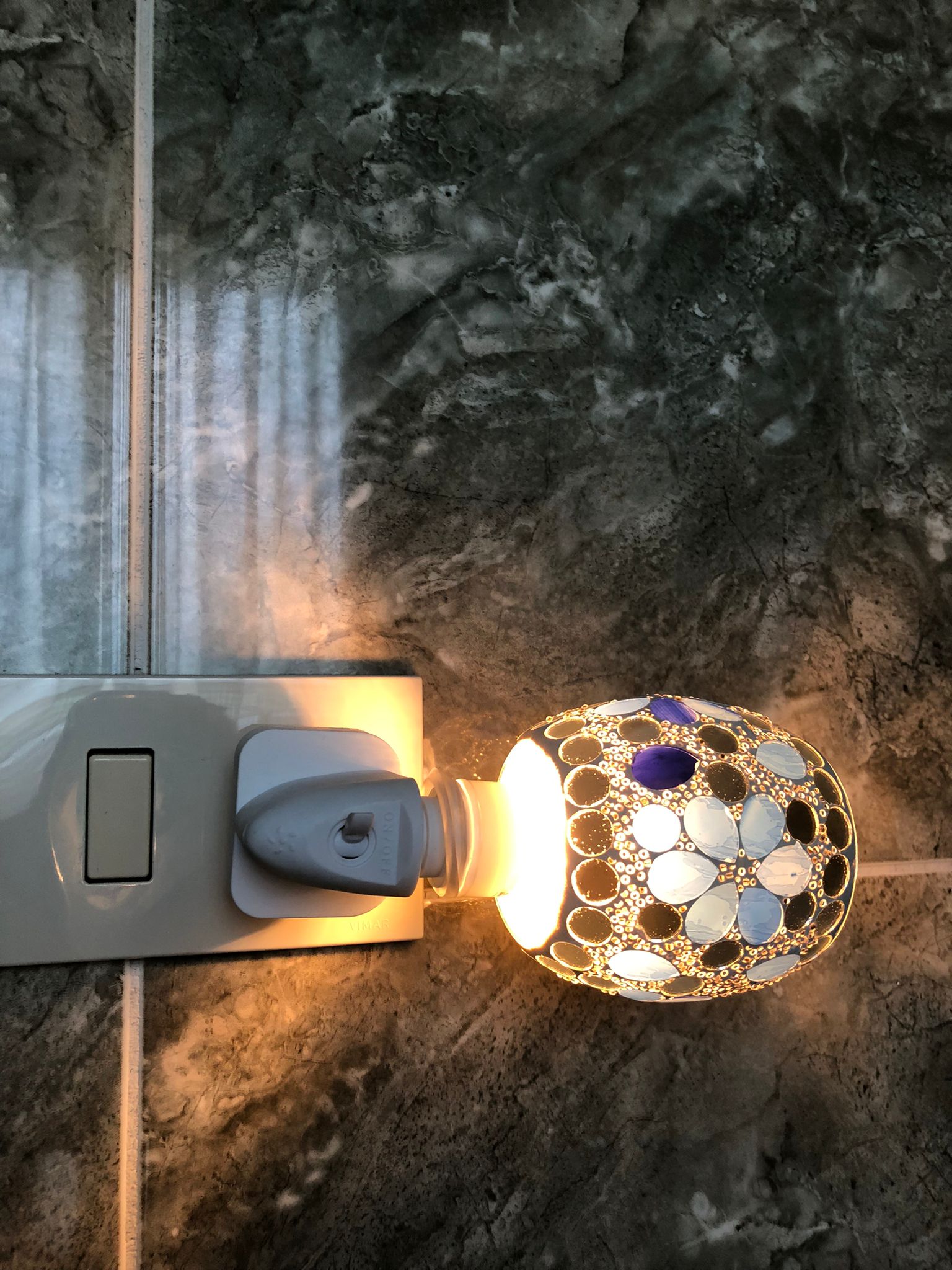 lampada notturna LED da presa

lampada mosaico artigianale

lampada orientale mosaico

luce notturna a risparmio energetico

lampada decorativa da parete

lampada da presa camera da letto

lampada da presa bagno

lampada da presa corridoio

lampada notturna cameretta bambini

luce di cortesia LED