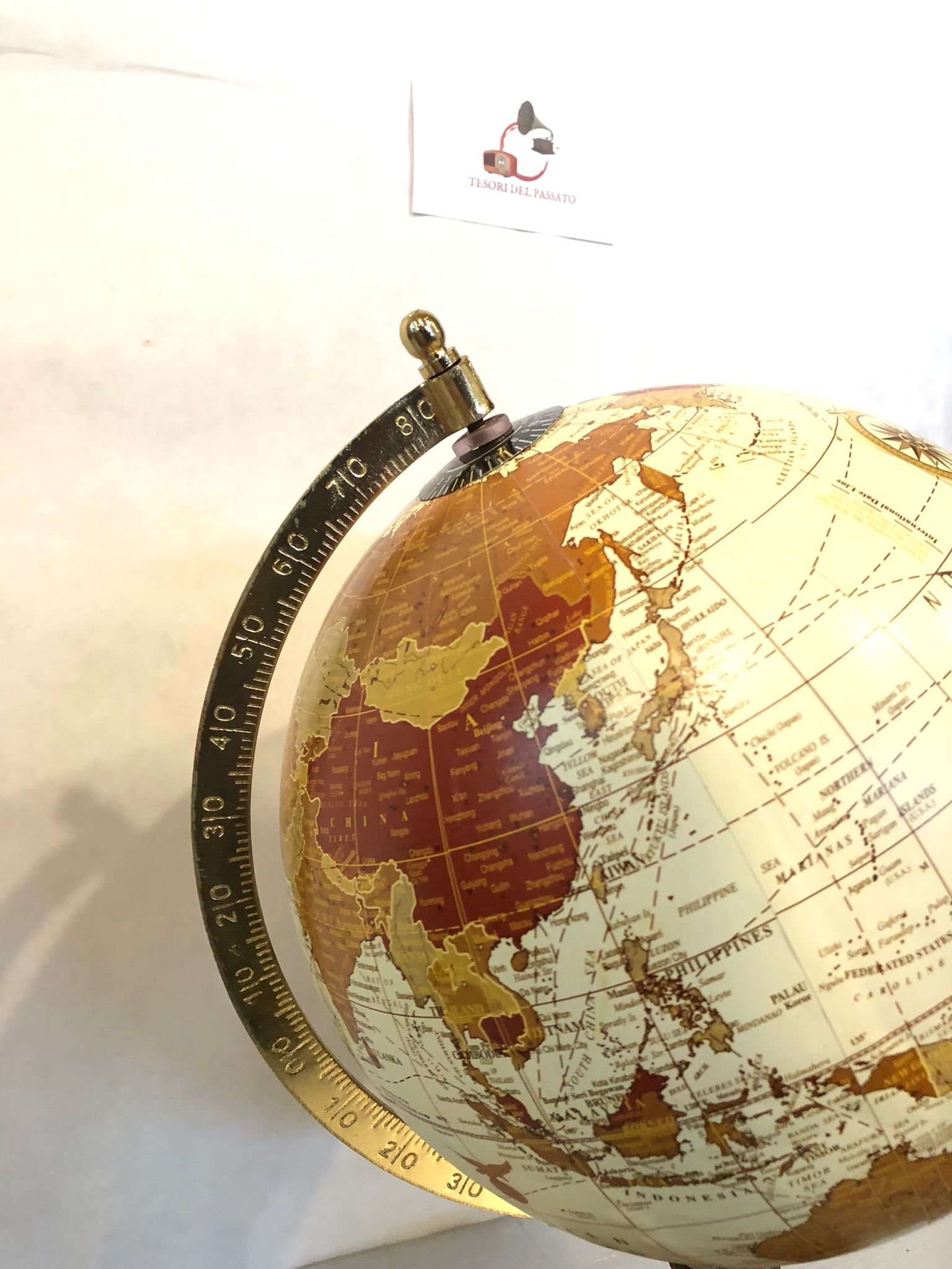 arredamento vintage e classico per casa e ufficio

decorazione elegante per studi e librerie

collezione di mappamondi e oggetti storici

regalo raffinato per amanti dei viaggi
mappamondo vintage seppia

globo terrestre retrò arredamento

mappamondo con base in legno

globo antico decorativo

arredamento studio e libreria vintage

regalo elegante per viaggiatori

oggetti decorativi classici retrò

mappamondo d’epoca da tavolo

globo terrestre artigianale

arredamento ufficio elegante
