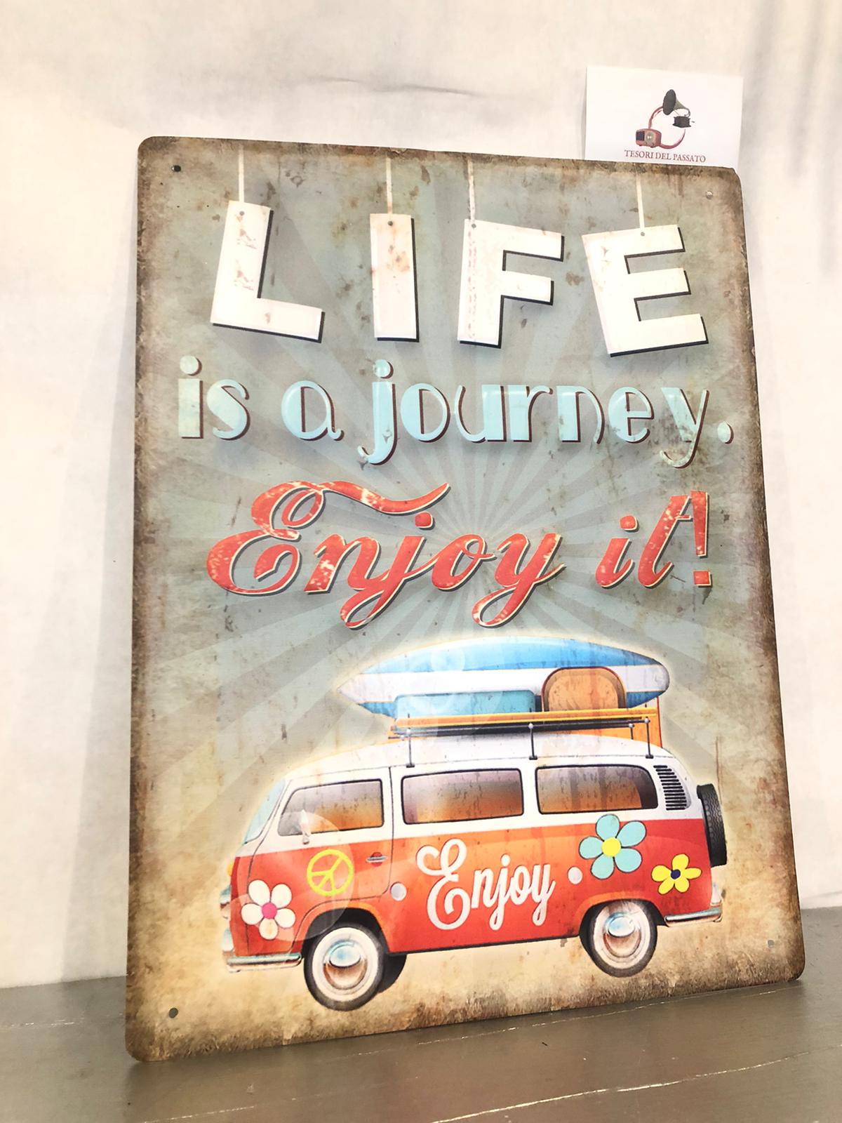 Targa Vintage Volkswagen Van – Insegna Metallo Retrò Hippie – Life is a Journey Enjoy It