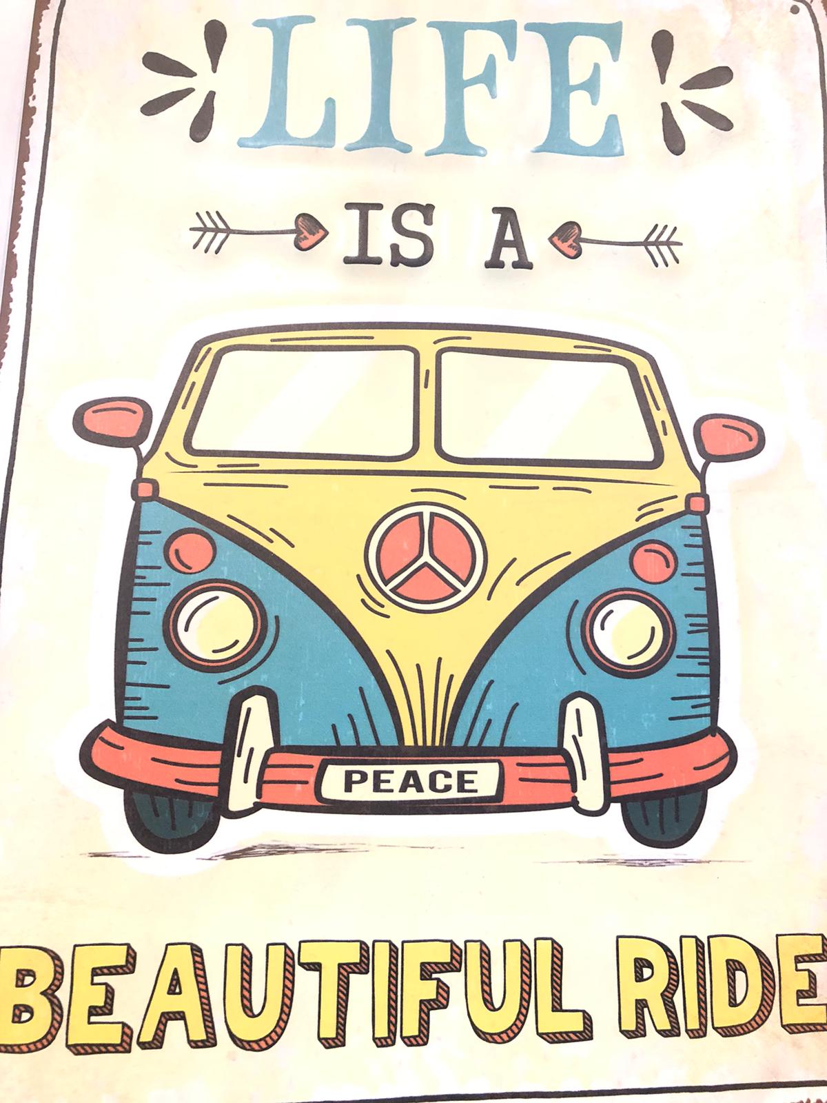 Targa Vintage in Metallo Hippie – Insegna Retro Furgoncino Volkswagen “Life is a Beautiful Ride