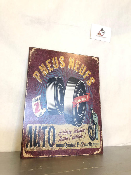 Targa Vintage in Metallo Retrò – Insegna Pubblicitaria Pneus Neufs Gomme Auto
