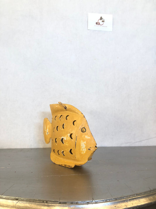 Pesce Giallo in Metallo – Scultura Decorativa Artigianale Portacandela
