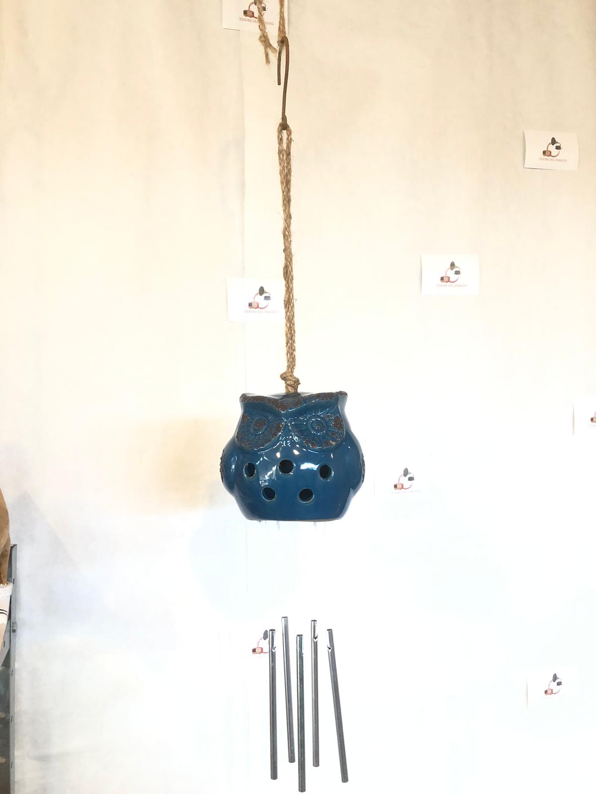 Pendaglio a Vento Gufo Blu in Ceramica – Decorazione da Giardino con Suono Armonioso