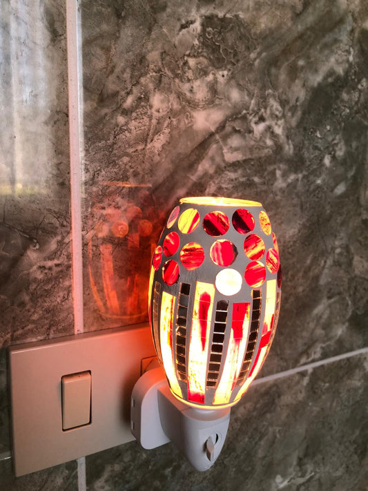 Lampada Notturna da Presa con Paralume Mosaico Rosso e Specchiato – Luce Notturna LED Decorativa Elegante