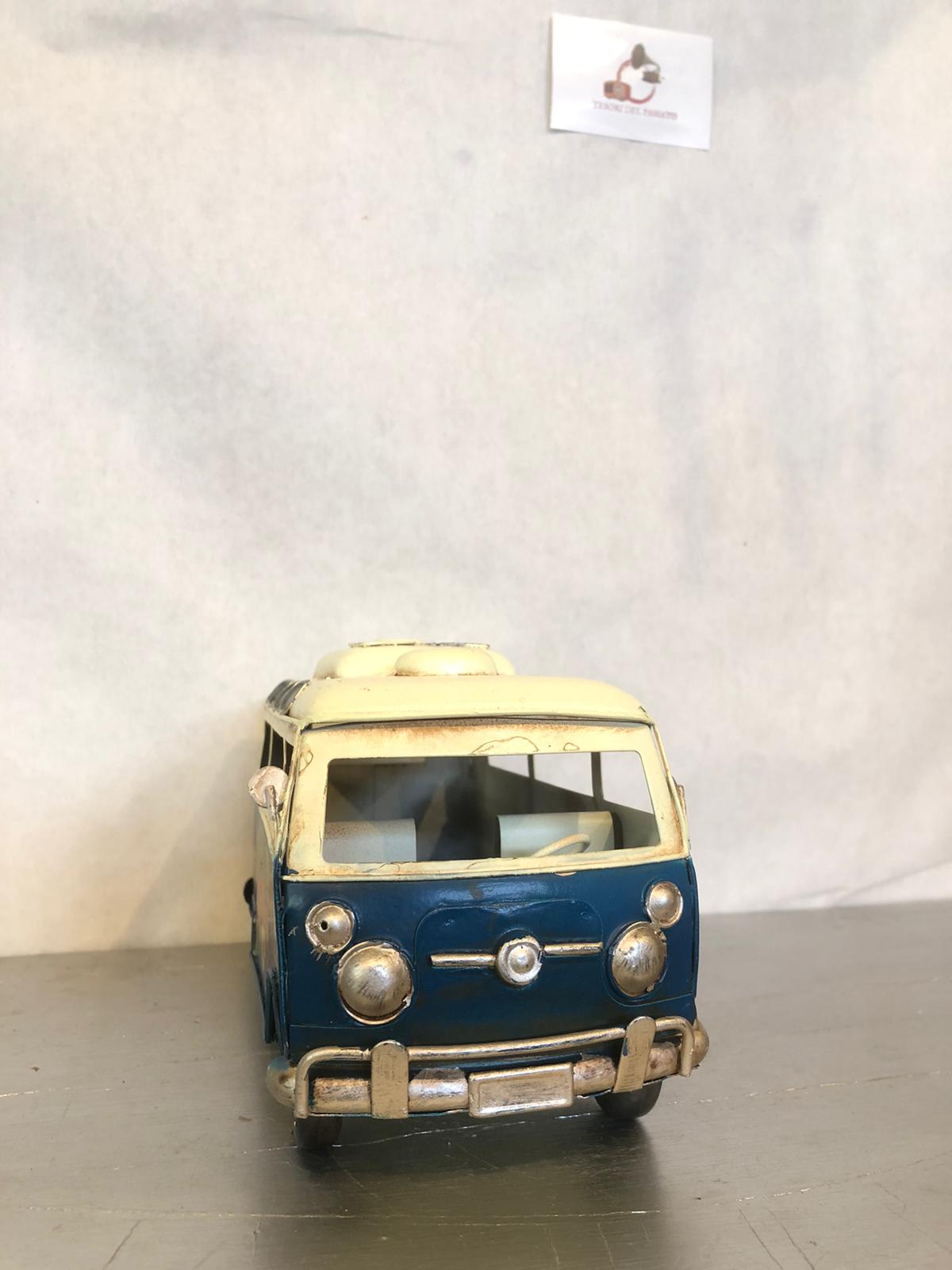 decorazione vintage per la casa e l’ufficio

modellino da collezione auto d’epoca in metallo

regalo per amanti del design retrò e dello stile hippie

accessorio decorativo per negozi e vetrine a tema anni ’70
