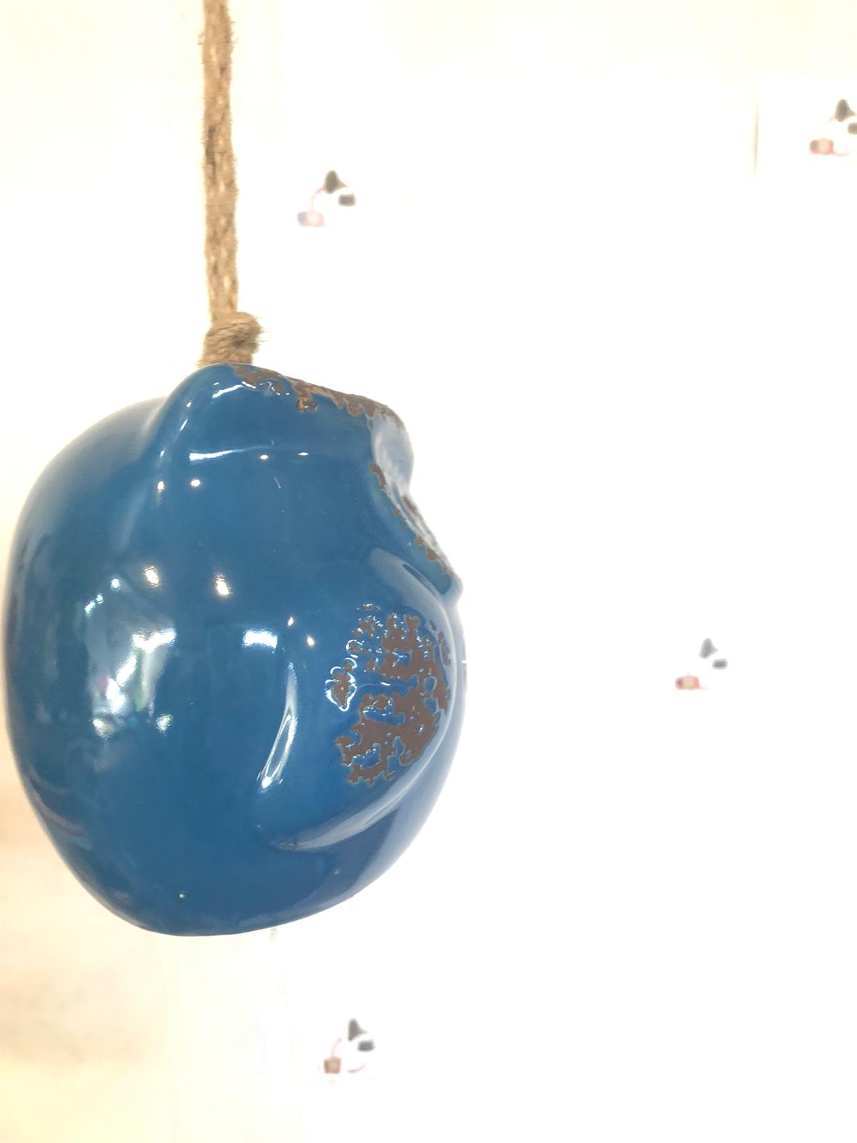 Pendaglio a Vento Gufo Blu in Ceramica – Decorazione da Giardino con Suono Armonioso